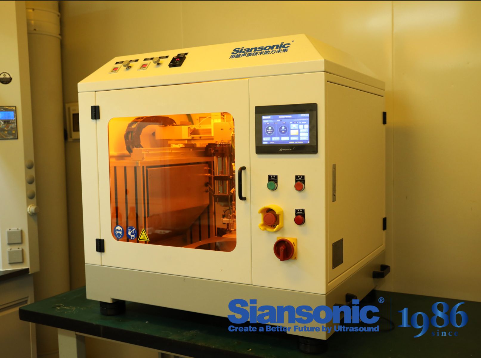 Top Ultrasonic Spray Coating System for Uniform Thin-Film Deposition